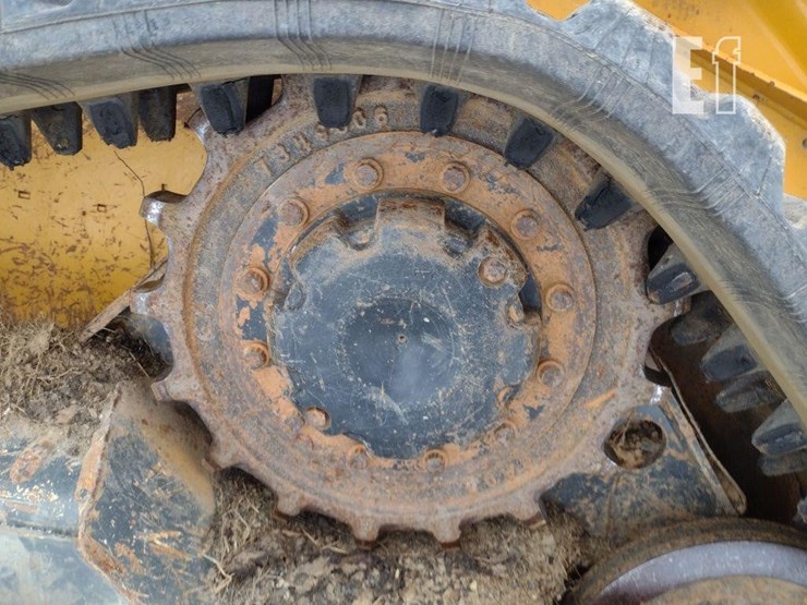 2019-deere-317g-image-20