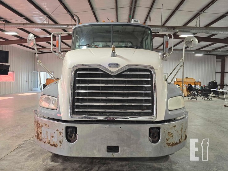 2005-mack-vision-cxn613-image-7