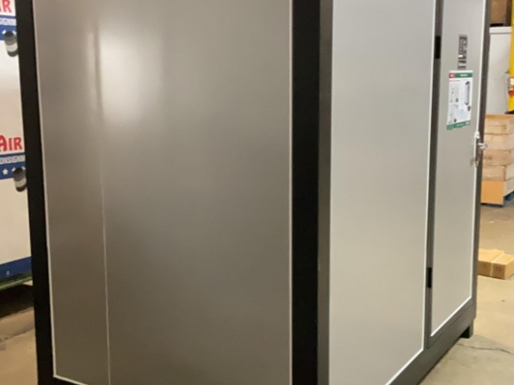 (inv.53039)-new-unused-kj-k1522-heavy-duty-portable-restroom-with-shower,-sink,-toilet,-vent-fan-image-3