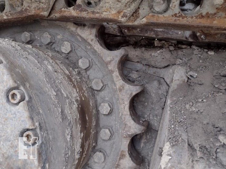 2015-volvo-ec220e-lr-image-27