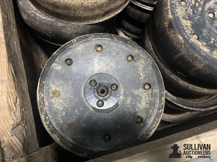 planter-closing-wheels-image-11