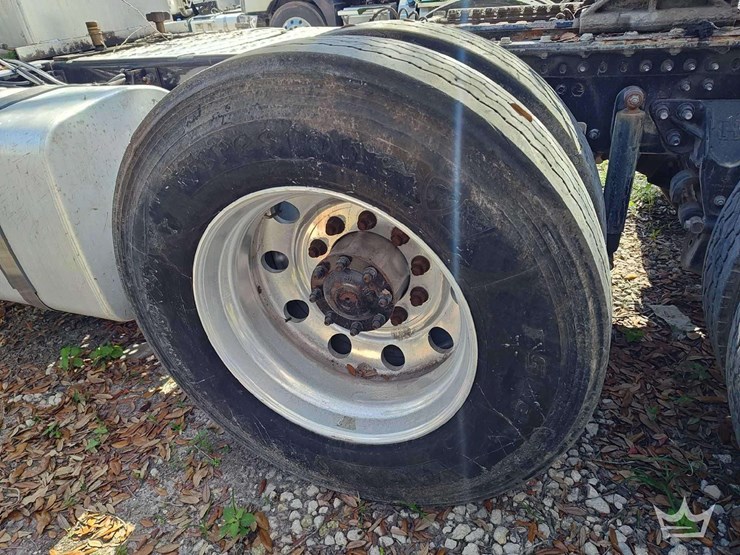 2022-mack-anthem-t/a-wet-kit-day-cab-truck-tractor-image-40