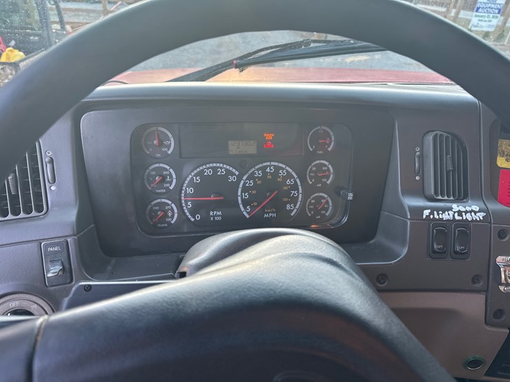 2005-sterling-l7500-image-12