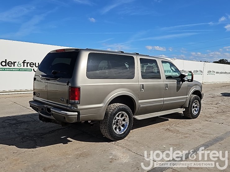2004-ford-excursion-limited-image-5
