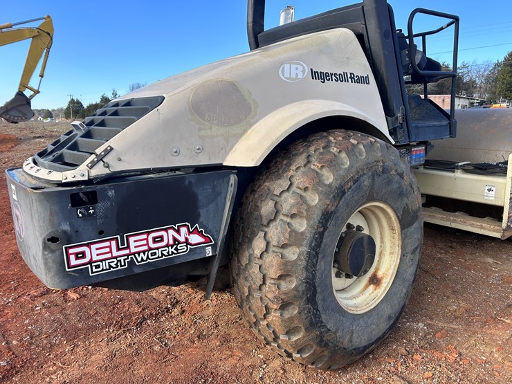 #2199-•-ingersoll-rand-sd-16dx-single-drum-roller-compactor-image-17