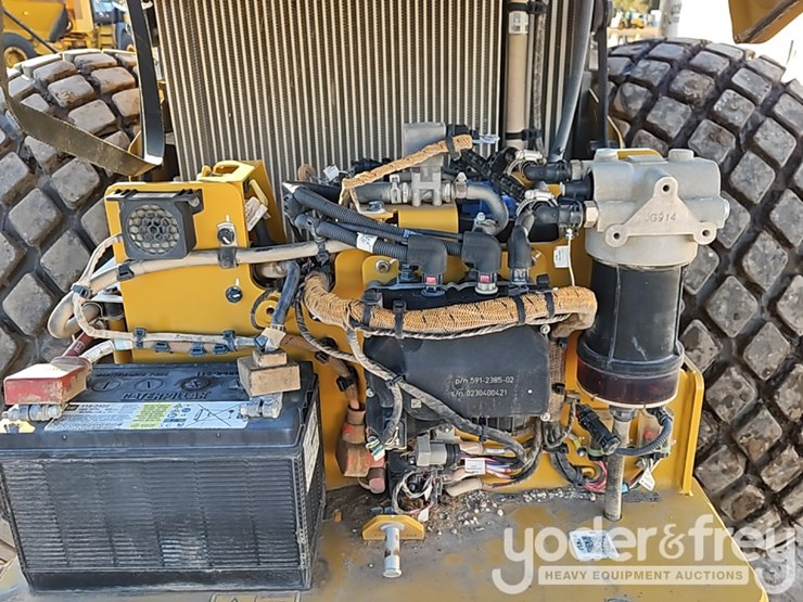 2024-caterpillar-cs10gc-image-18