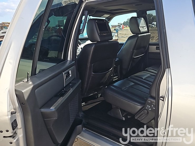 2014-ford-expedition-image-18