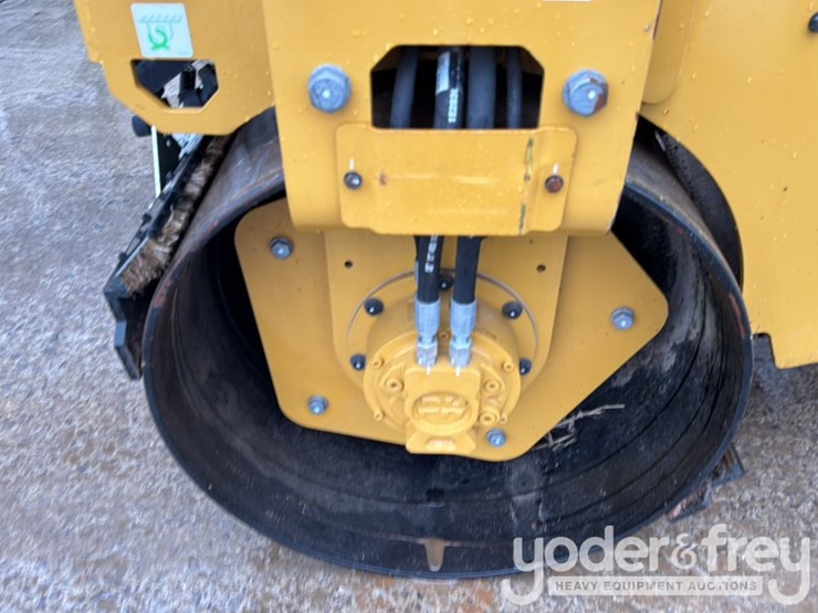 2024-caterpillar-cb2.7-image-10