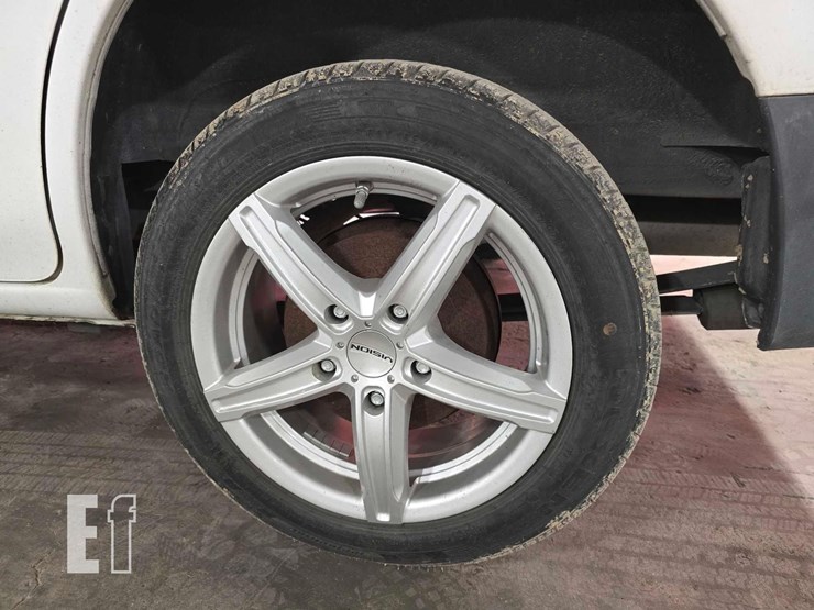 2014-nissan-nv200-image-21