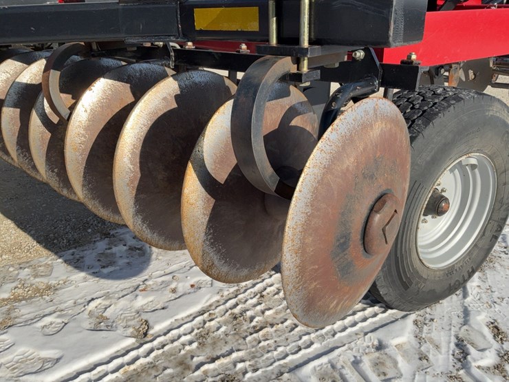 case-ih-870-ecolo-tiger-disc-ripper-image-18