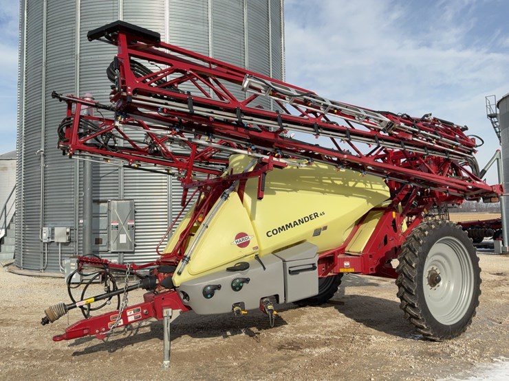2024-hardi-commander-45-pull-type-sprayer-image-1