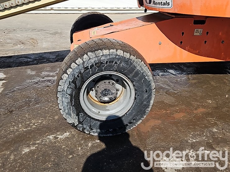 2013-jlg-400s-image-15