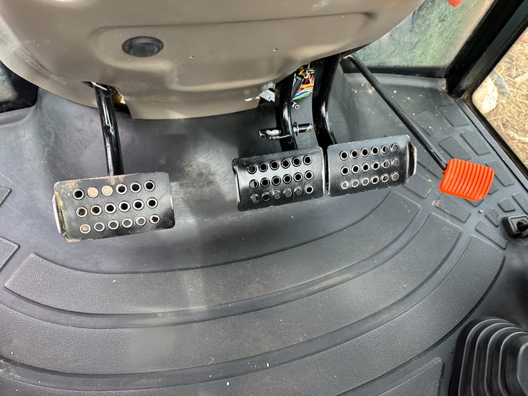 #38413-•-case-125a-mfwd-tractor-image-57