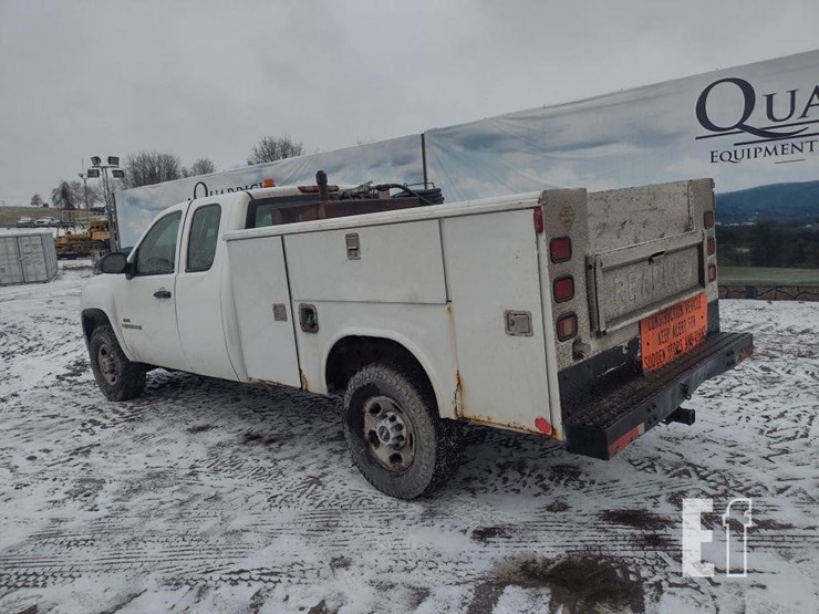 2008-gmc-3500-image-32