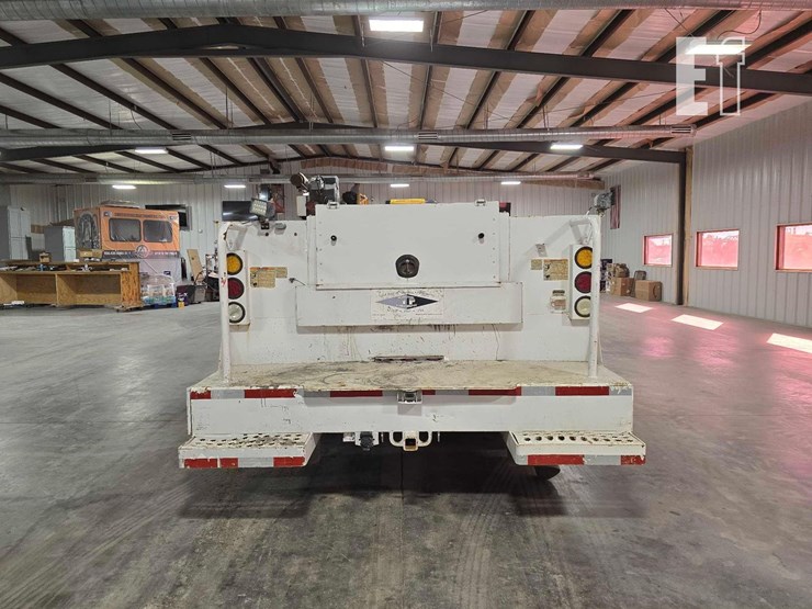 2015-ford-f550-image-8