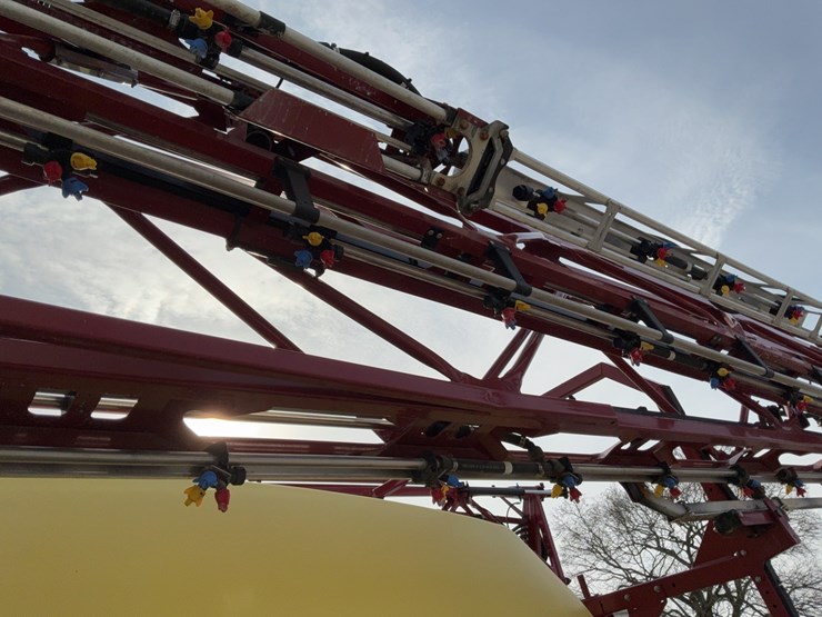 2024-hardi-commander-45-pull-type-sprayer-image-42