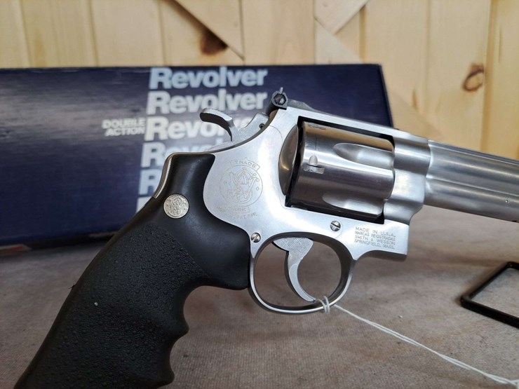 smith-&-wesson-model-629-classic-.44-magnum-da-revolver-image-14