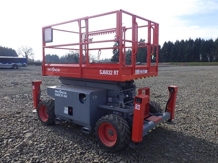 skyjack-sj6832rt-image-7