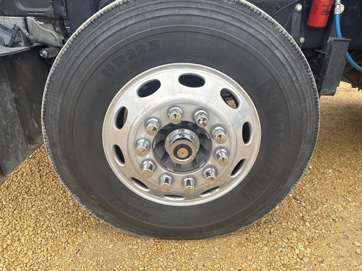 2006-peterbilt-379-image-58