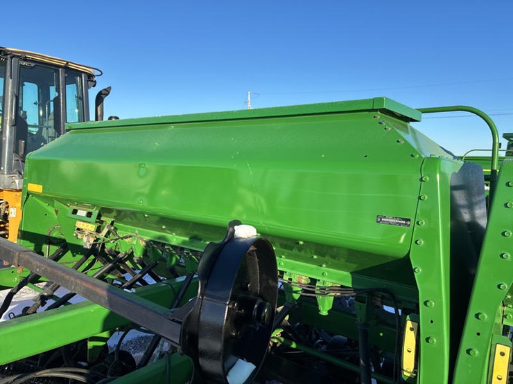 john-deere-1590-image-13