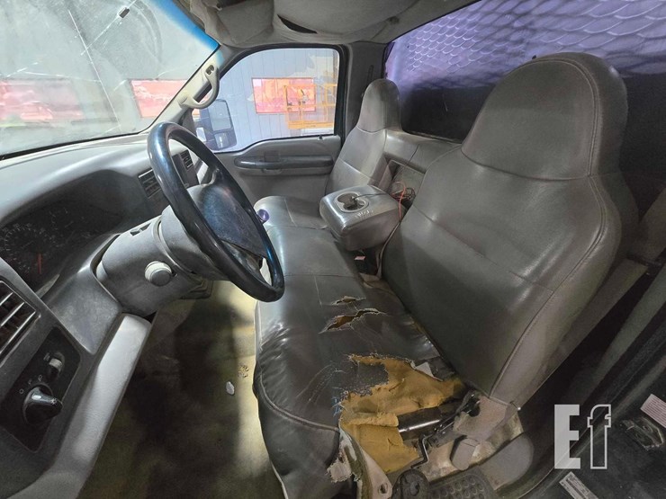 1999-ford-f550-image-9