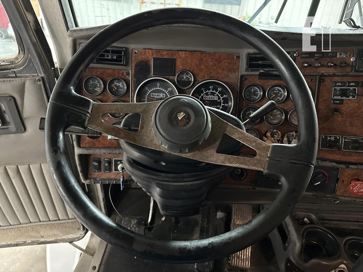 2003-kenworth-t800-image-10