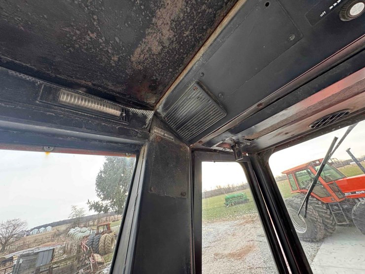 1973-allis-chalmers-7050-tractor-image-39