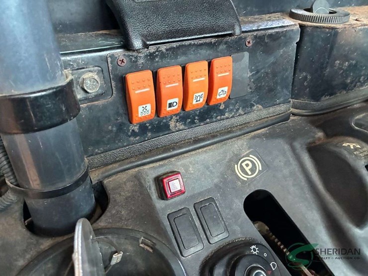 2014-kubota-rtv-x900-image-18