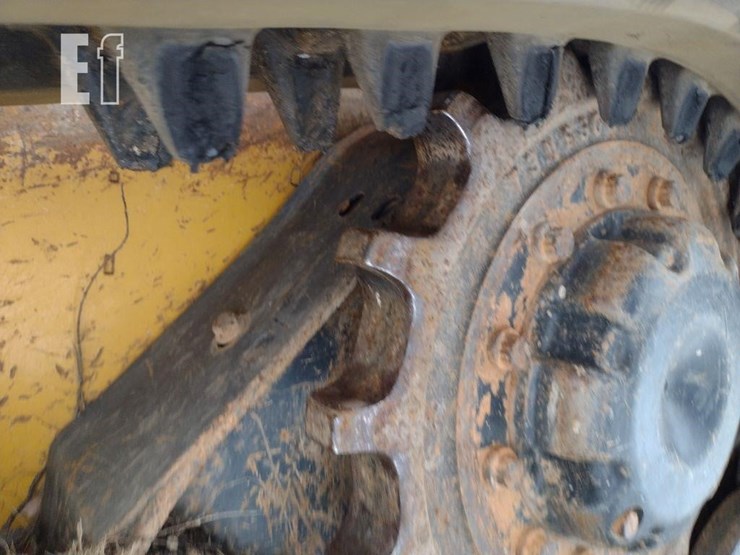 2019-deere-317g-image-21