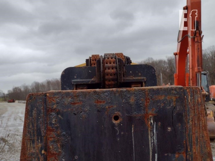 2015-caterpillar-tl1055c-image-16