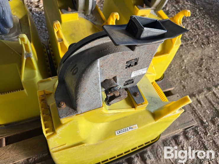 john-deere-max-emerge-planter-boxes-w/precision-planting-seed-units-image-13