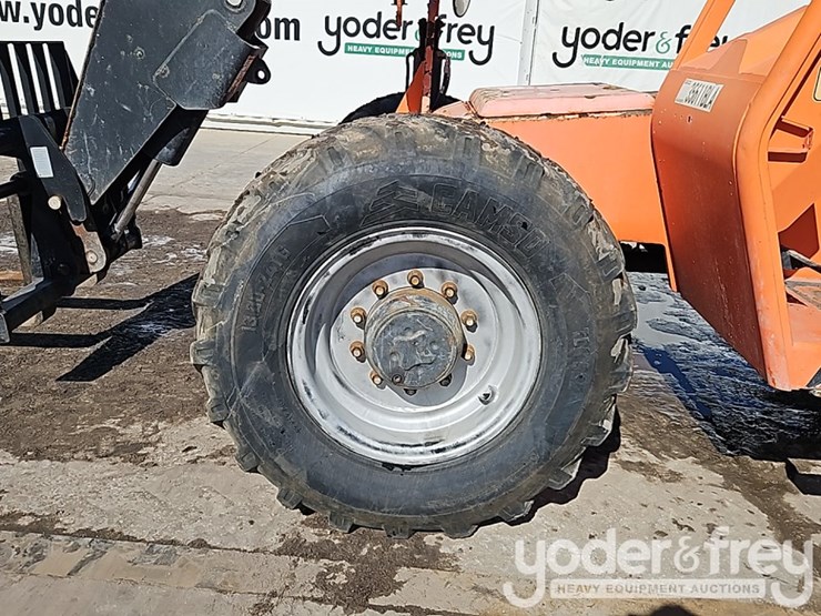 2016-sky-trak-8042-image-16