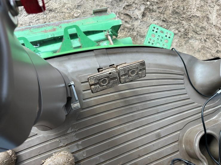 #38409-•-2014-john-deere-s680s-prwd-combine-image-82