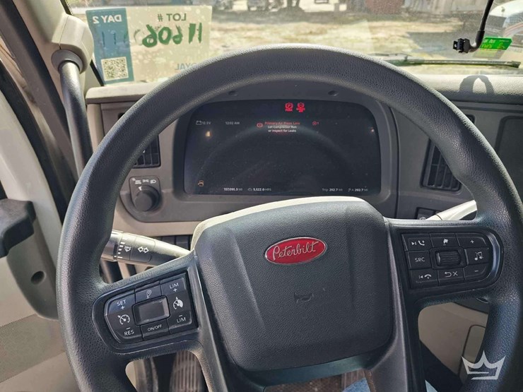2022-peterbilt-567-t/a-wet-kit-day-cab-truck-tractor-image-15