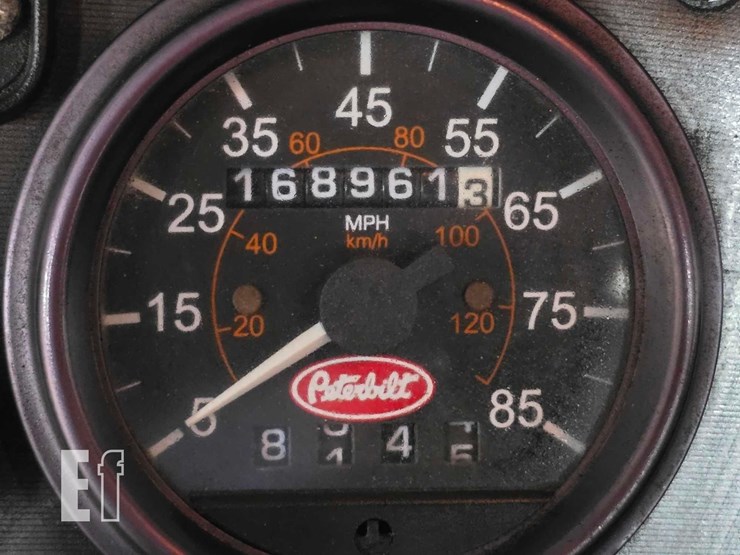 2010-peterbilt-340-image-16