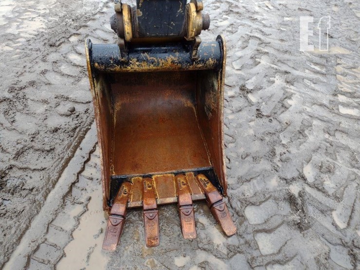 2023-deere-30g-image-15