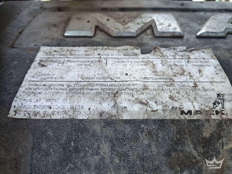 2022-mack-pinnacle-t/a-wet-kit-day-cab-truck-tractor-image-12