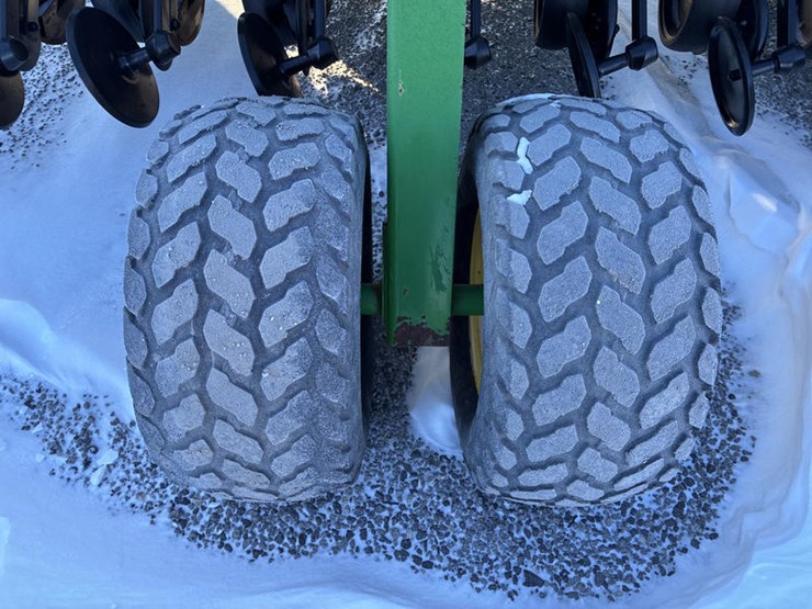 john-deere-1590-image-25