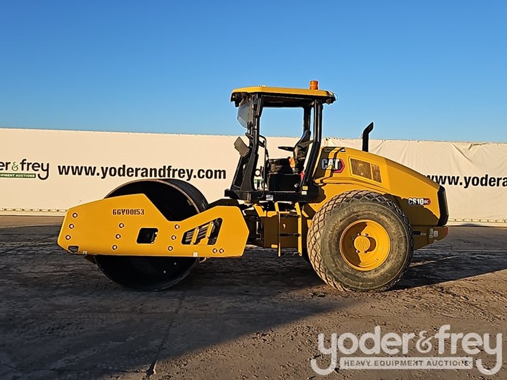 2024-caterpillar-cs10gc-image-3