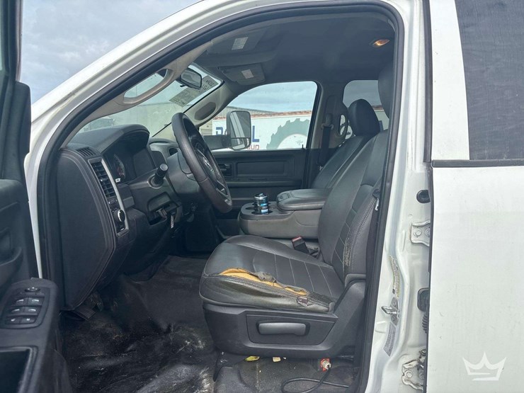 2016-ram-4500-crew-cab-landscape-dump-truck-image-8