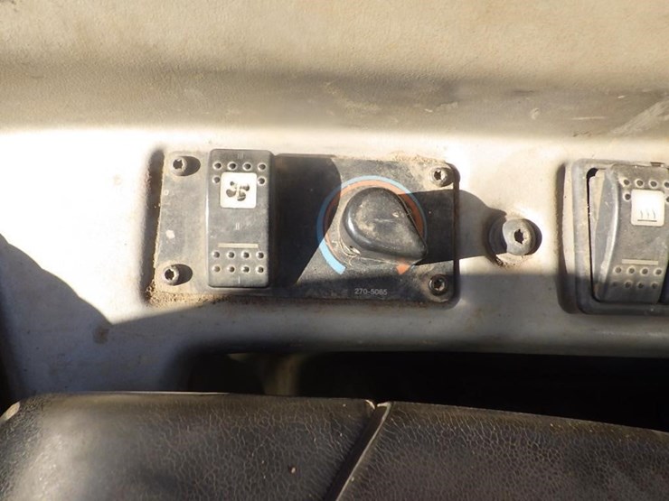 caterpillar-th560b-image-35