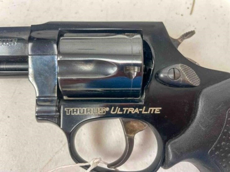 taurus-revolver-image-3