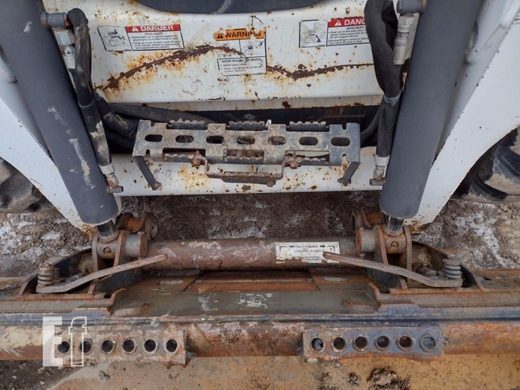 2016-bobcat-s590-image-15