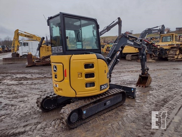 2023-deere-30g-image-49