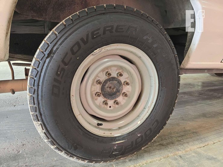 2012-ford-e250-image-22