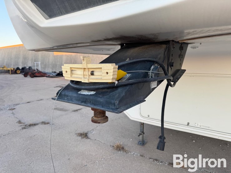 2009-keystone-challenger-32-sat-5th-wheel-camper-trailer-image-9