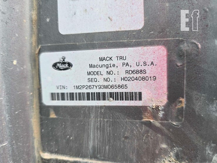 2003-mack-rd688s-image-21