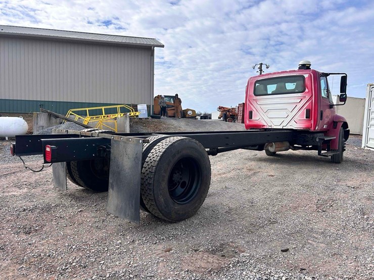 2002-international-dt466-image-5