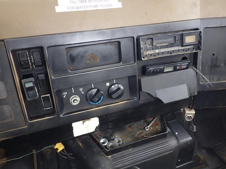 1991-international-4700-image-33