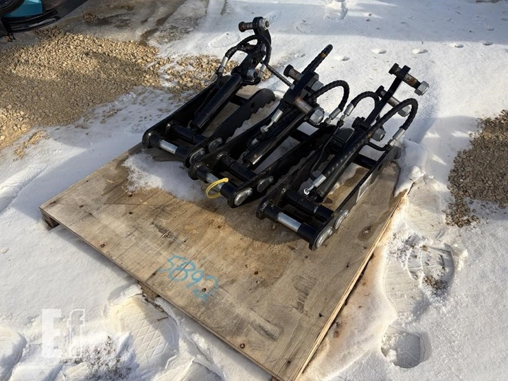 sdlanch-hydraulic-thumbs-image-1